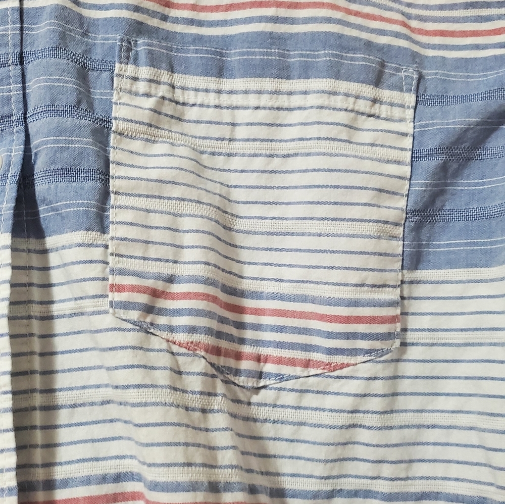 😎 Striped/Patterned Button Down -Universal Thread - Picture 5 of 6